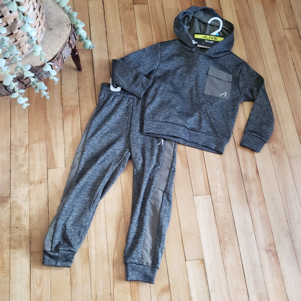 ALIVE NWT 2pc Fleece Lined Jogging Suit - Green 5T
